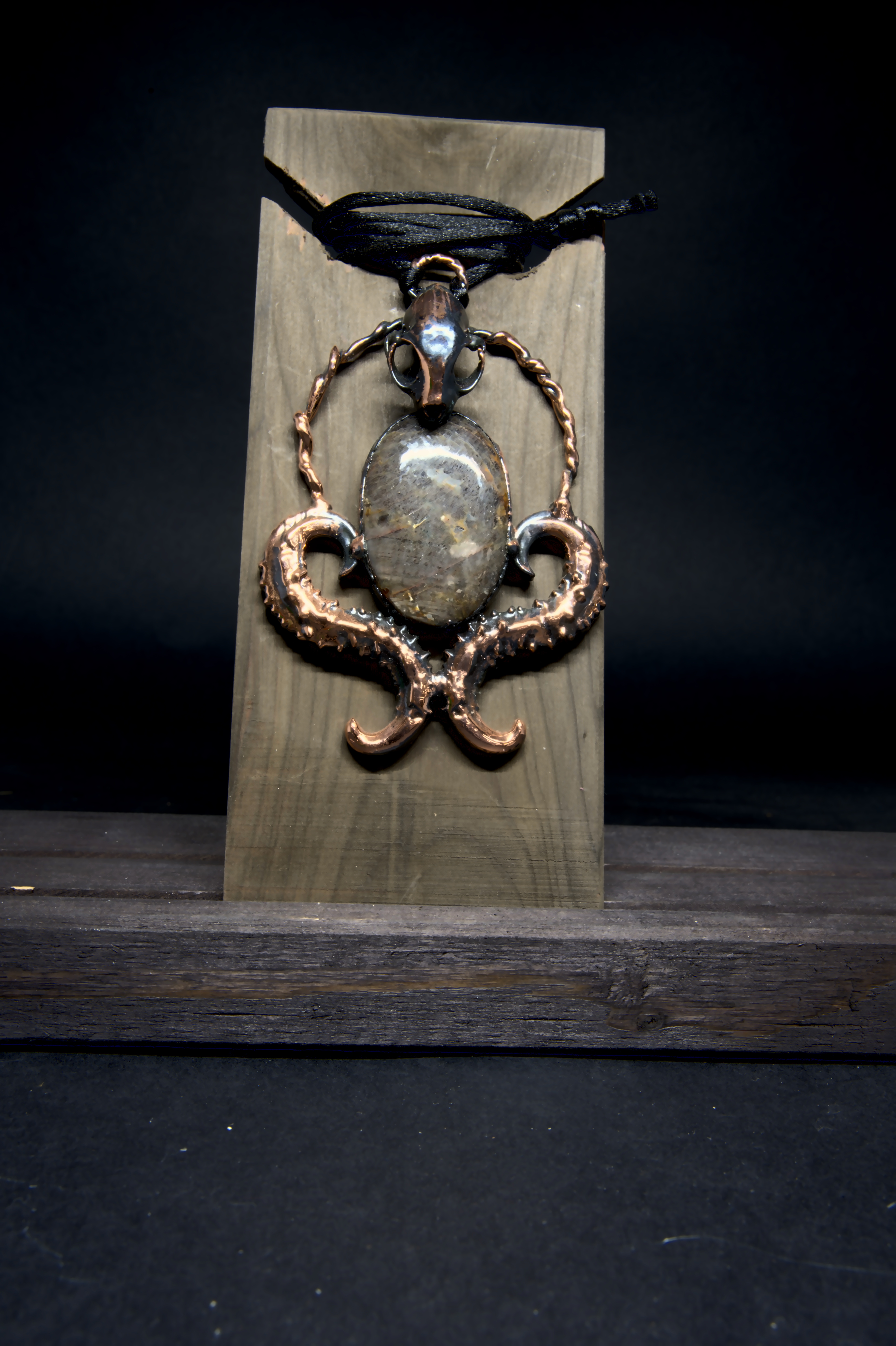 Shadow Walker's Obsidian Talisman