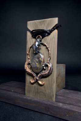 Shadow Walker's Obsidian Talisman