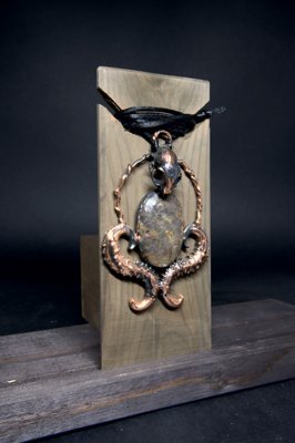 Shadow Walker's Obsidian Talisman