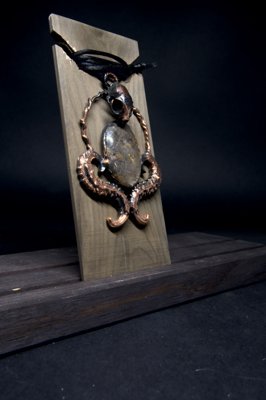 Shadow Walker's Obsidian Talisman